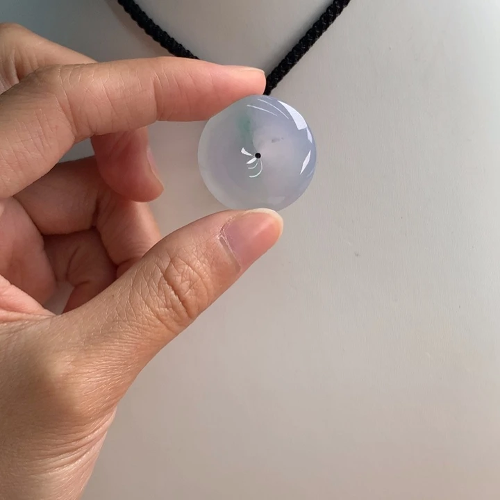 翡翠挂件未镶嵌….