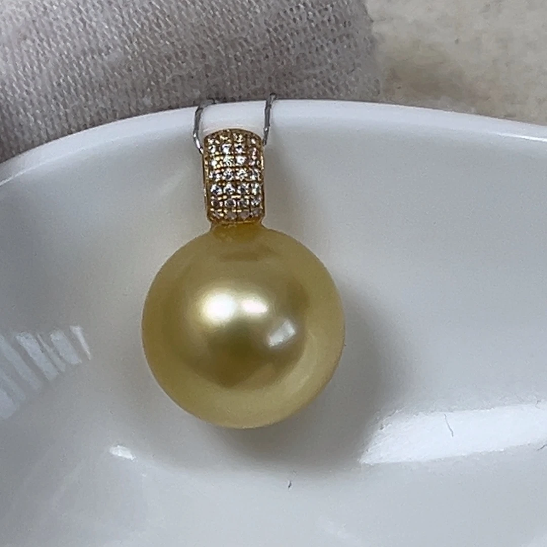 颈饰18K金镶嵌海水珍珠13mm