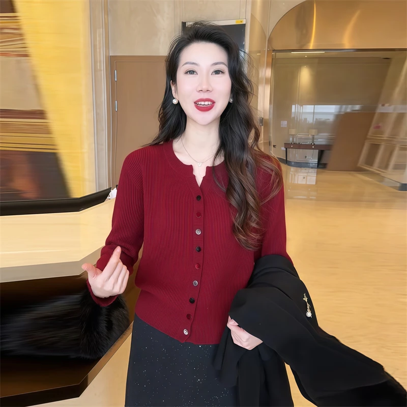 气质减龄纯色彩扣针织衫女2025春季新款宽松显瘦今年流行文艺上衣