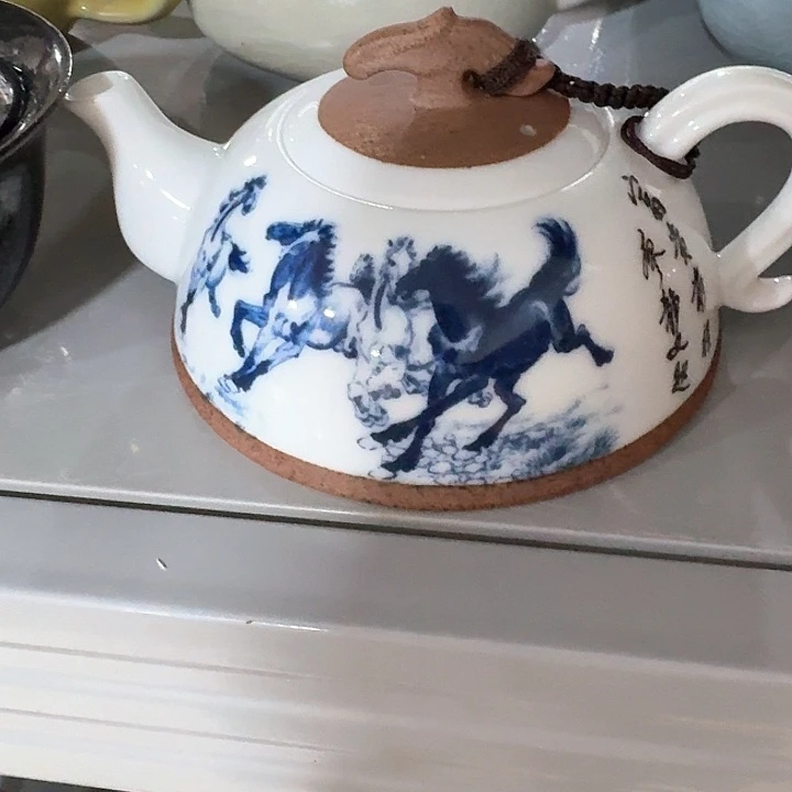 主人杯一个，瓷。。。。