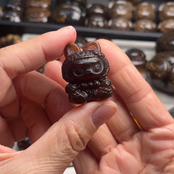琥珀未镶嵌颈饰拉布布