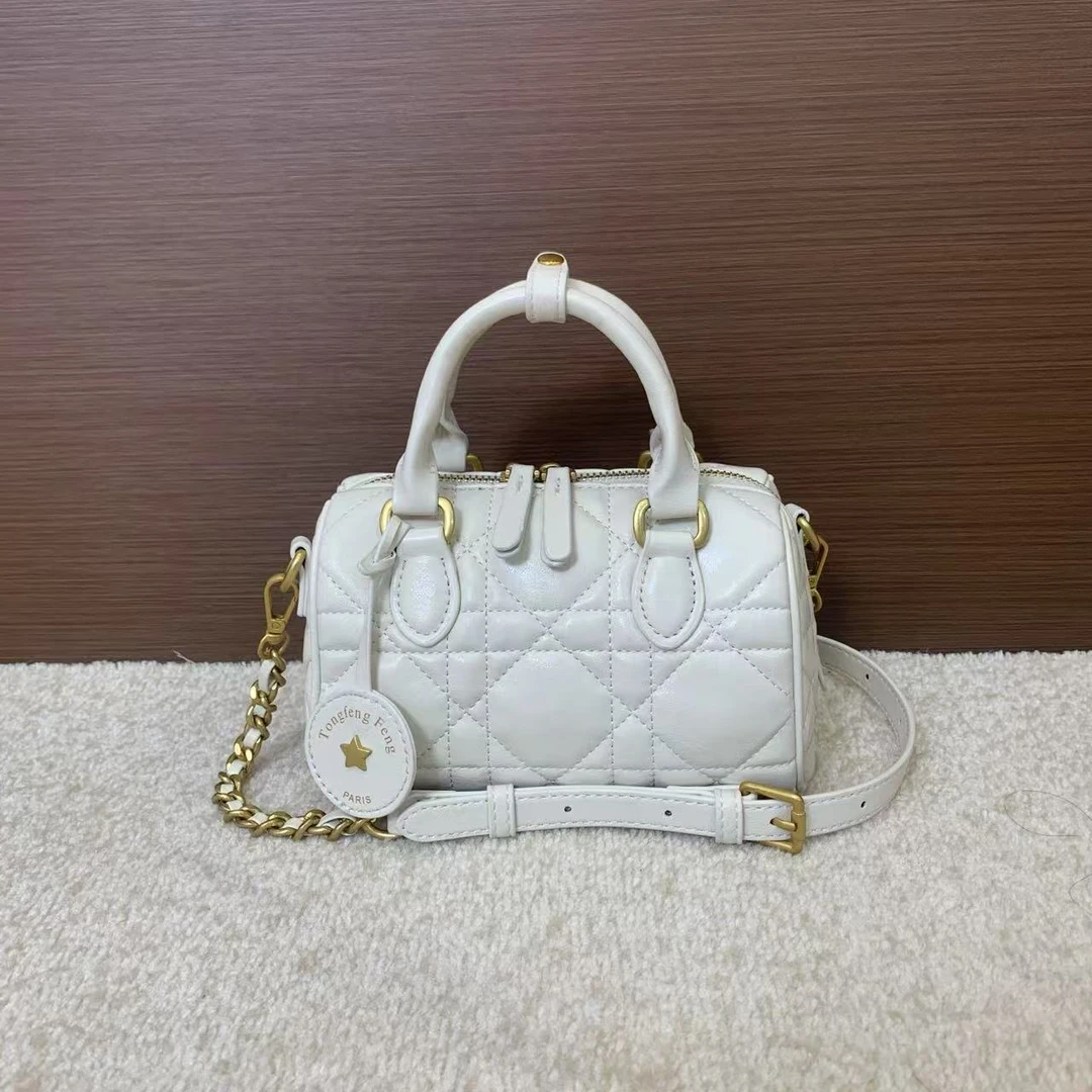 【迪迪家波士顿】单肩藤格纹黑色经典枕头女包Y908-22208W-F