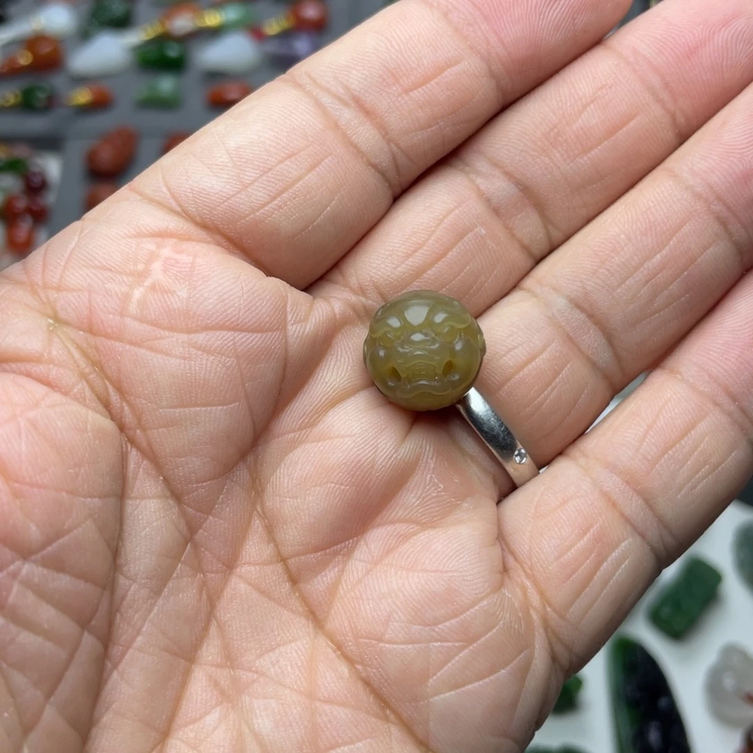 酷***醬和田玉未镶嵌颈饰