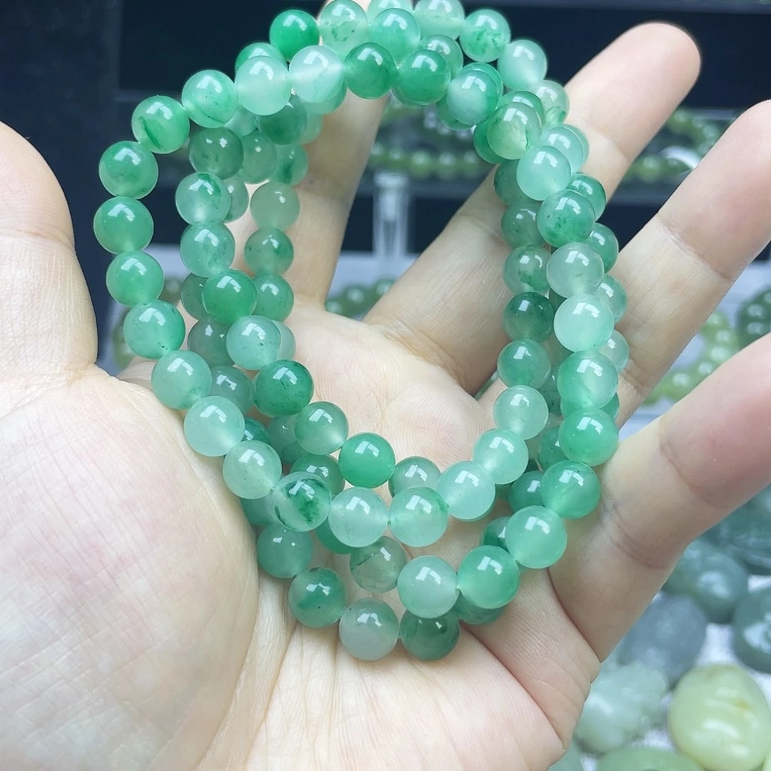 彭***里石英质玉（非洲翠）未镶嵌颈饰