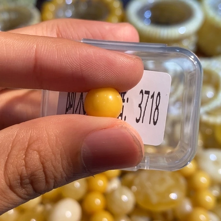 琥珀未镶嵌珠宝奇石3718