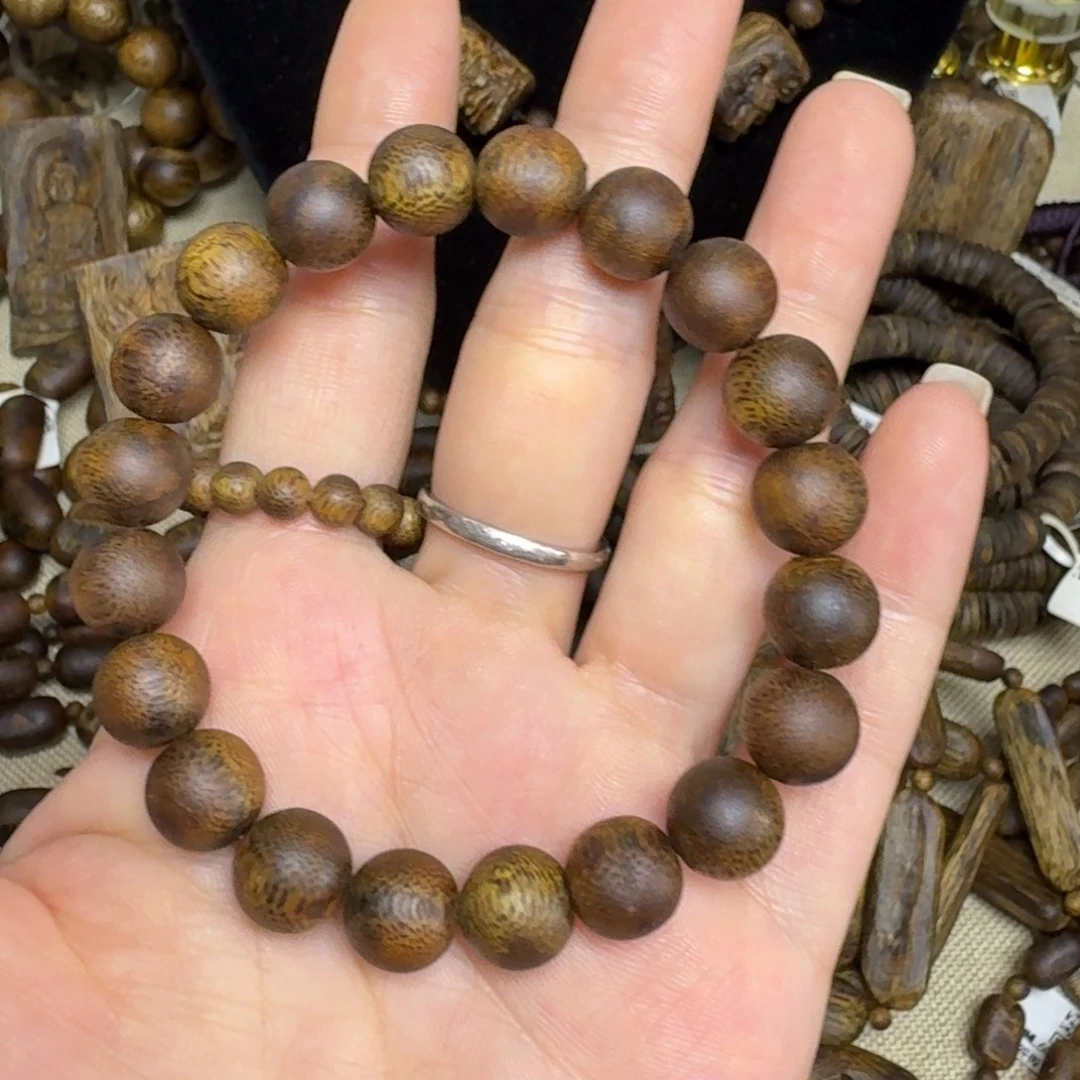 晴****沉香手串老白棋沉浮卡1.0-9克多样性发货一条