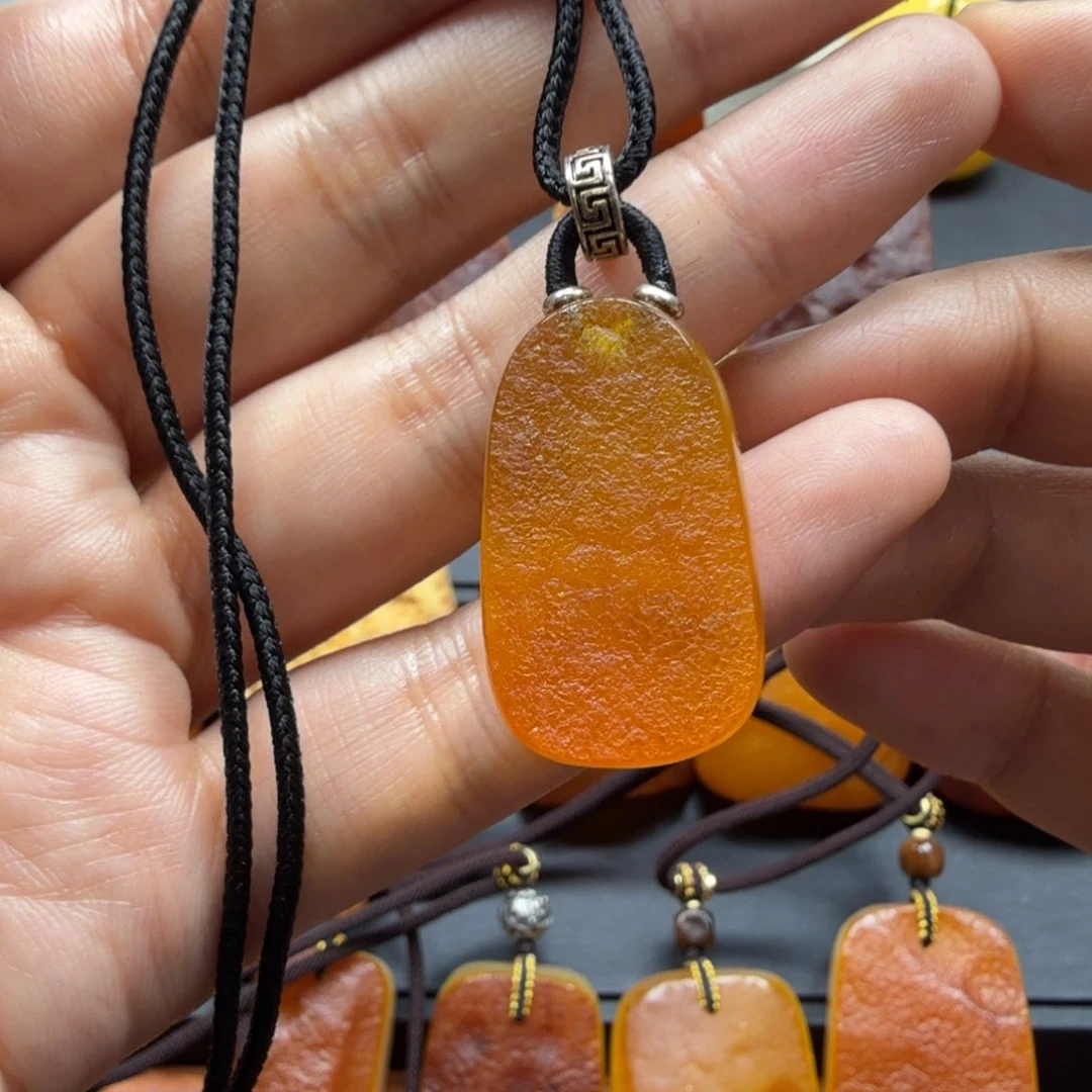 琥珀吊坠(赠链)未镶嵌