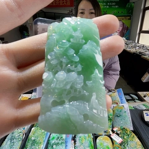 翡翠未镶嵌颈饰翡翠