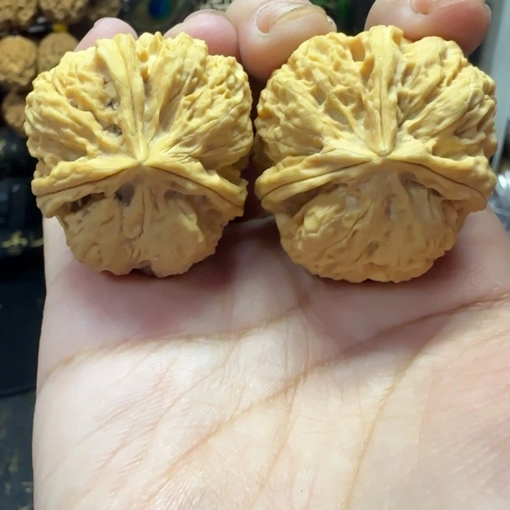 吊坠文玩核桃花中花三棱微瑕