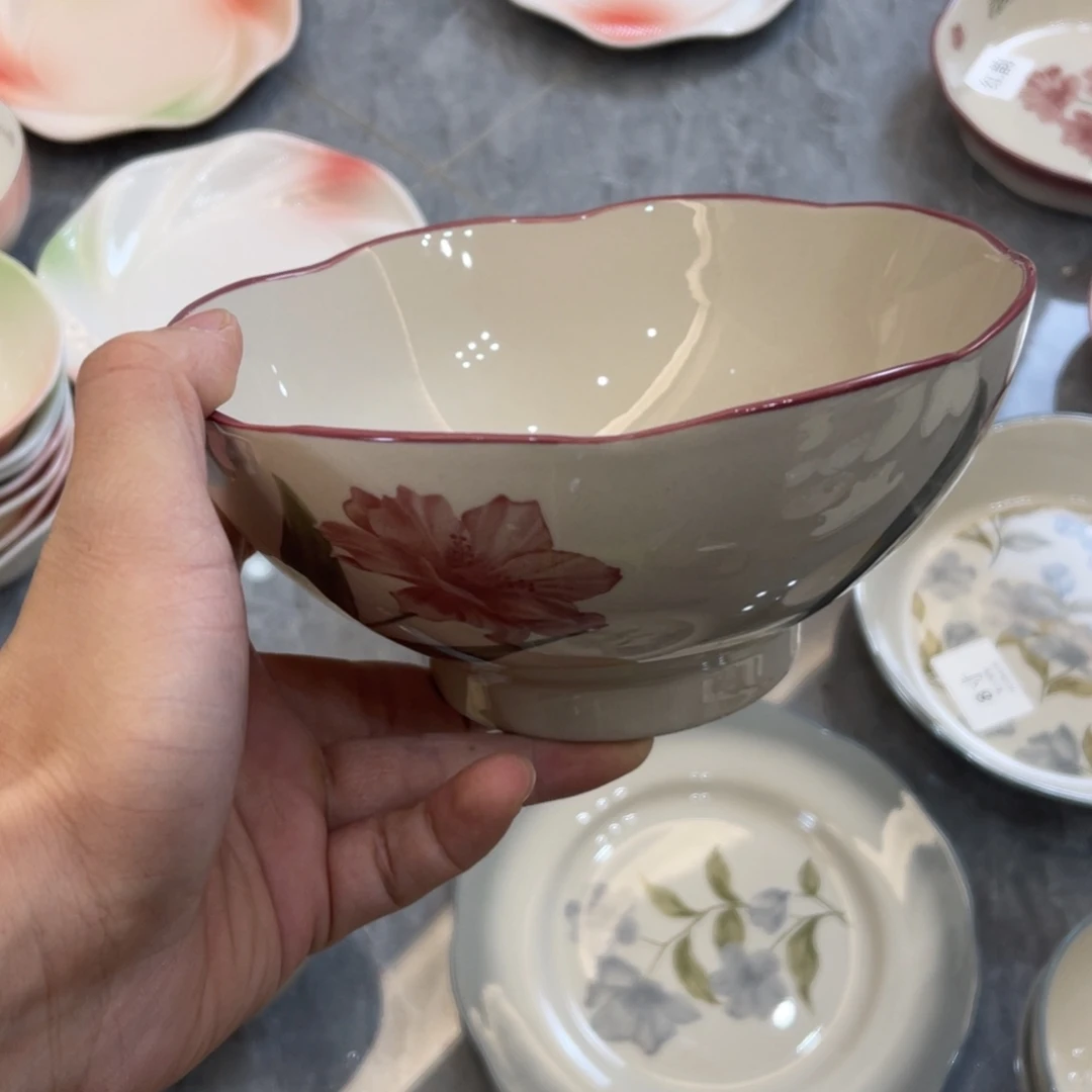 陶瓷微瑕餐具介意勿拍，满18飞！