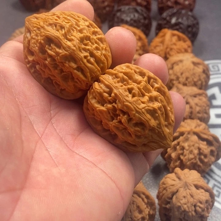 把件文玩核桃老树鸡心