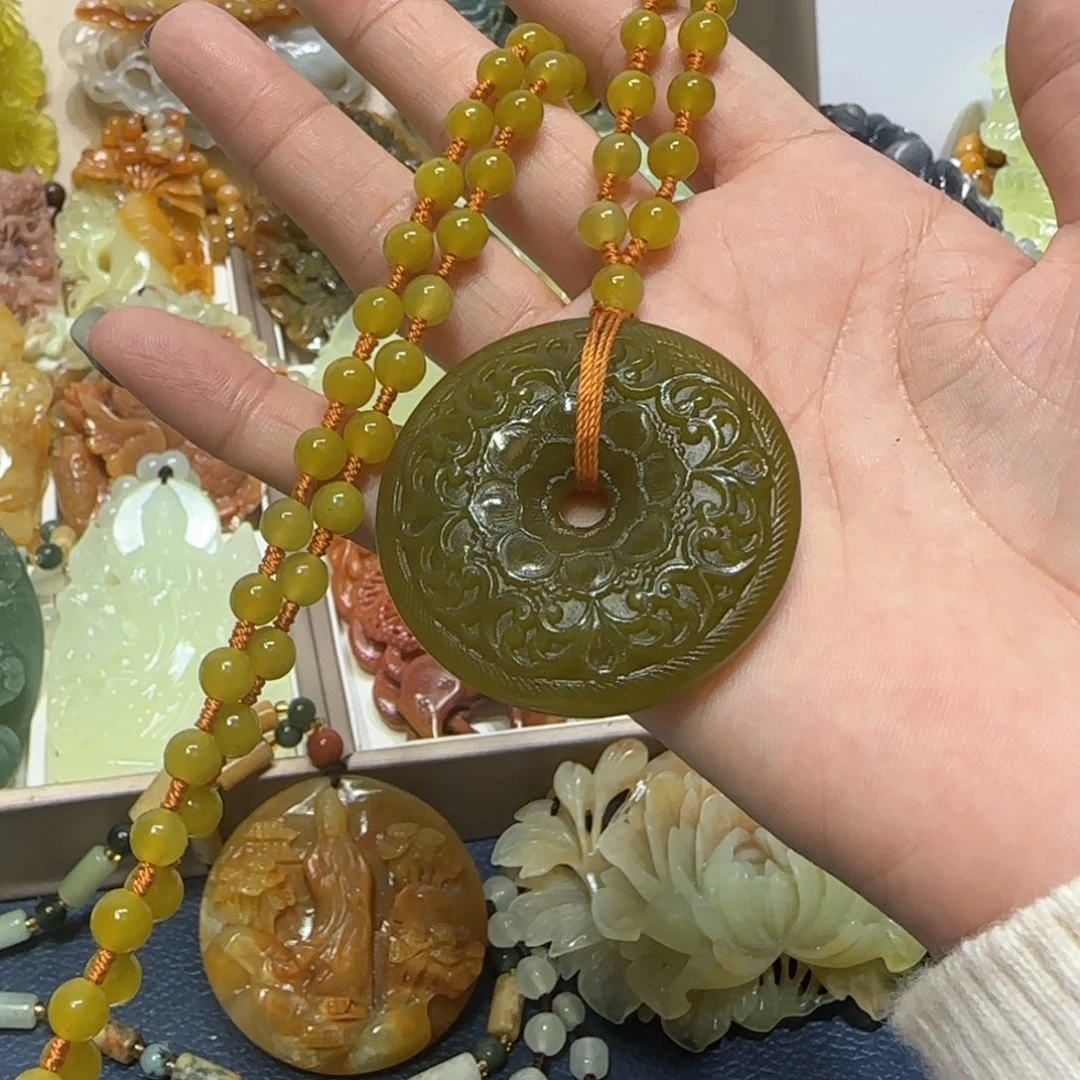 未镶嵌蛇纹石玉吊坠