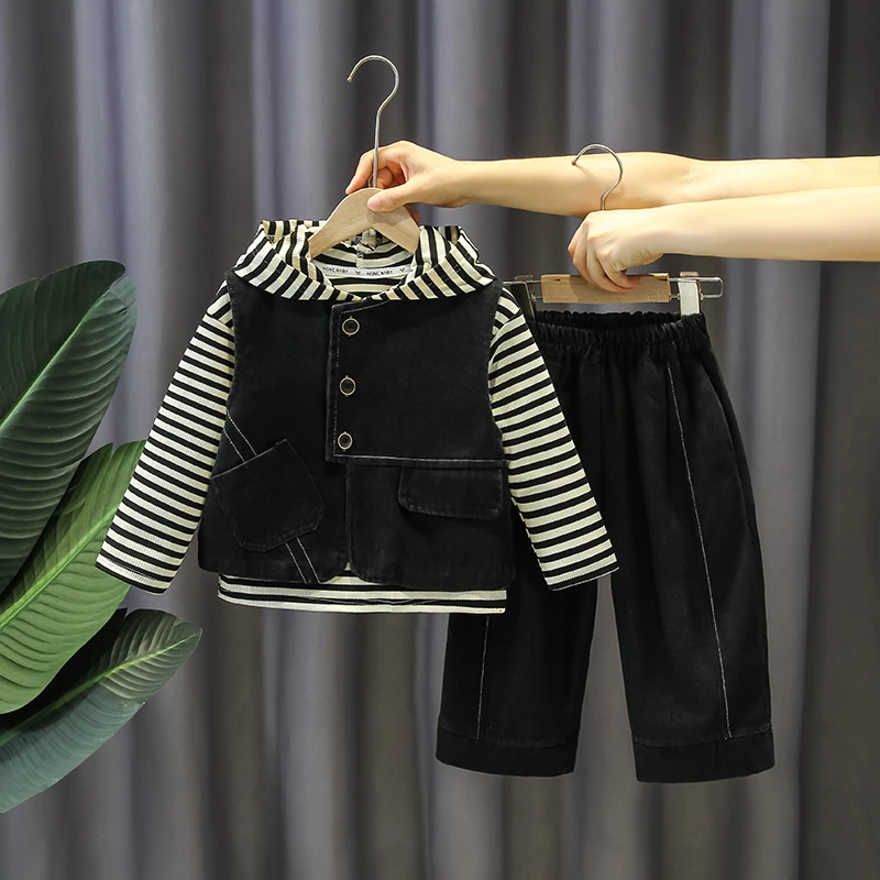 男童套装春秋季帅气儿童时髦洋气牛仔三件套宝宝秋款潮酷炸街童装