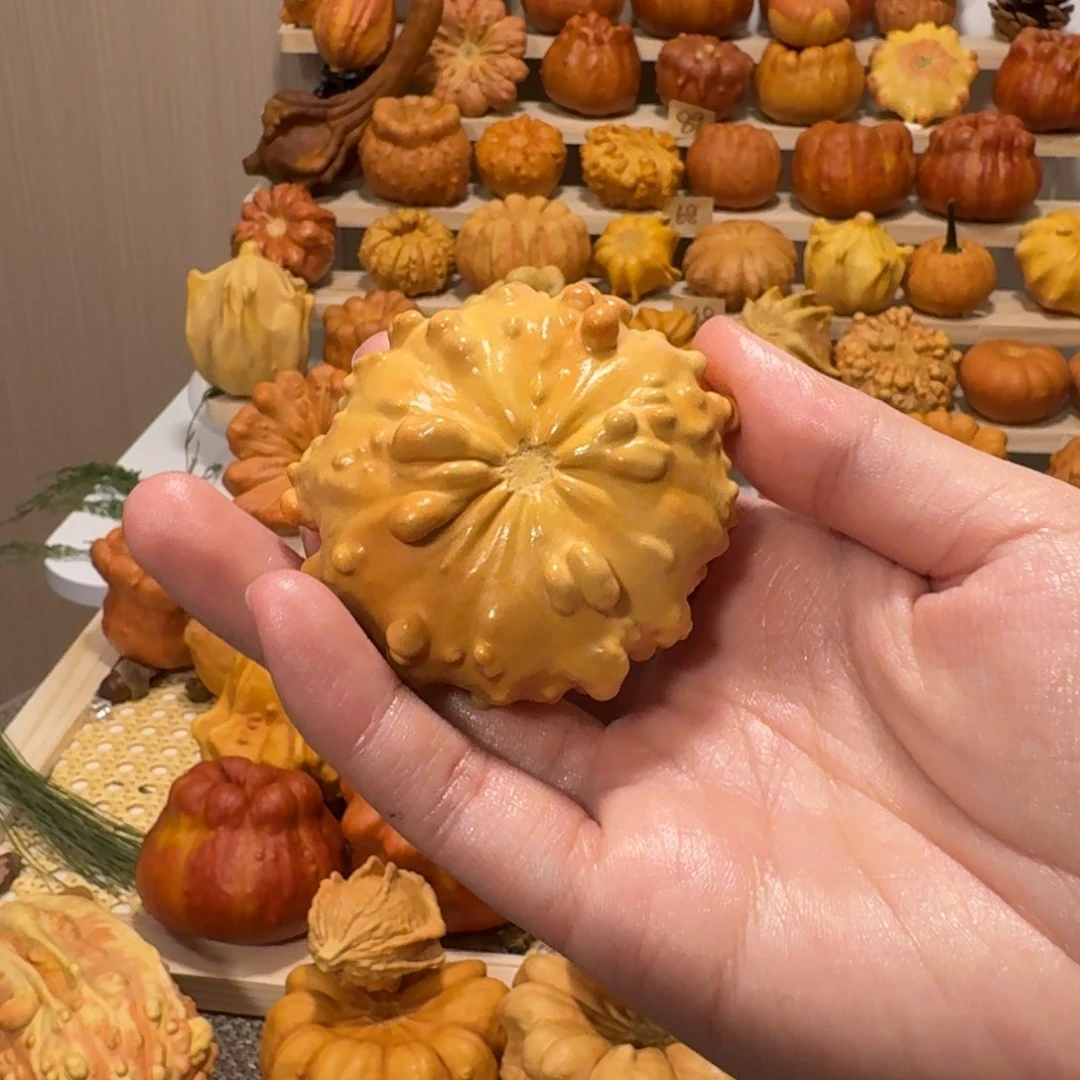 黄疙瘩饼（有裂纹）