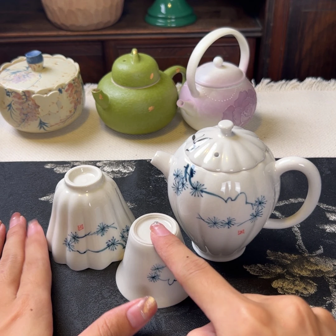 茶具等产品的生产和销售工作