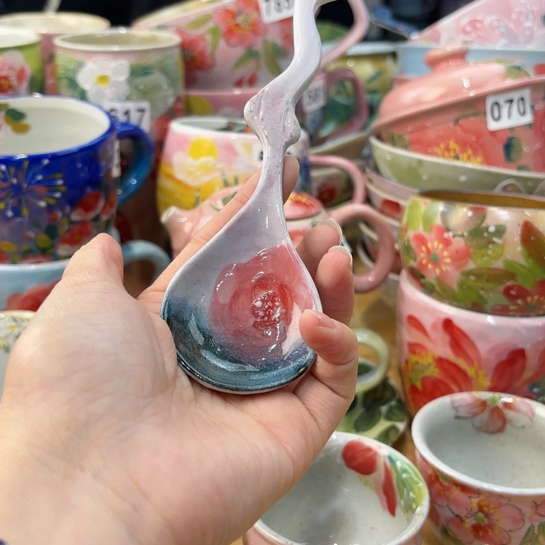 瓷片兔兔盖茨。兔兔