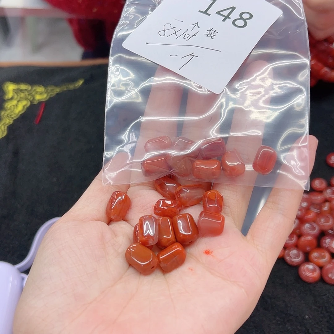 南红玛瑙未镶嵌珠宝半成品148 。