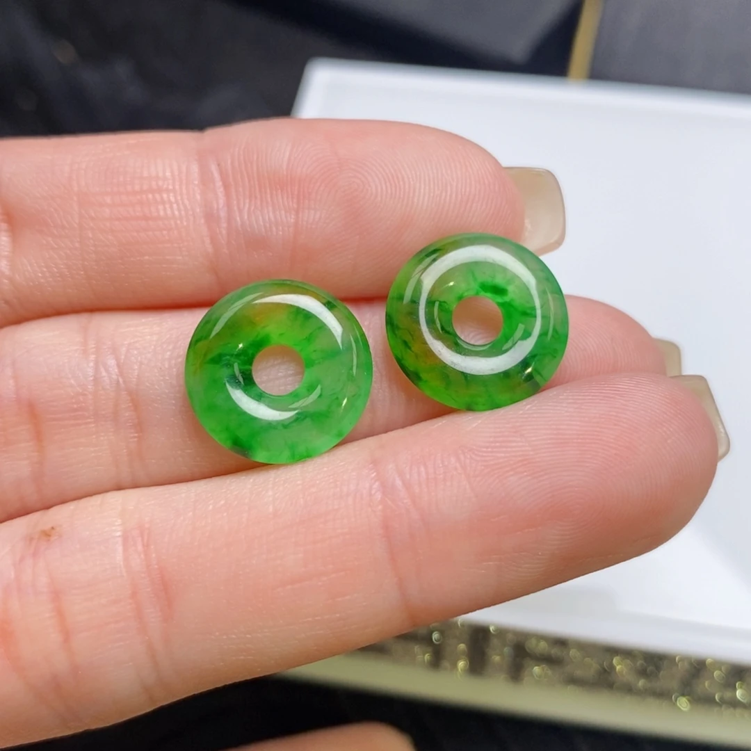 翡翠未镶嵌耳饰甜甜圈