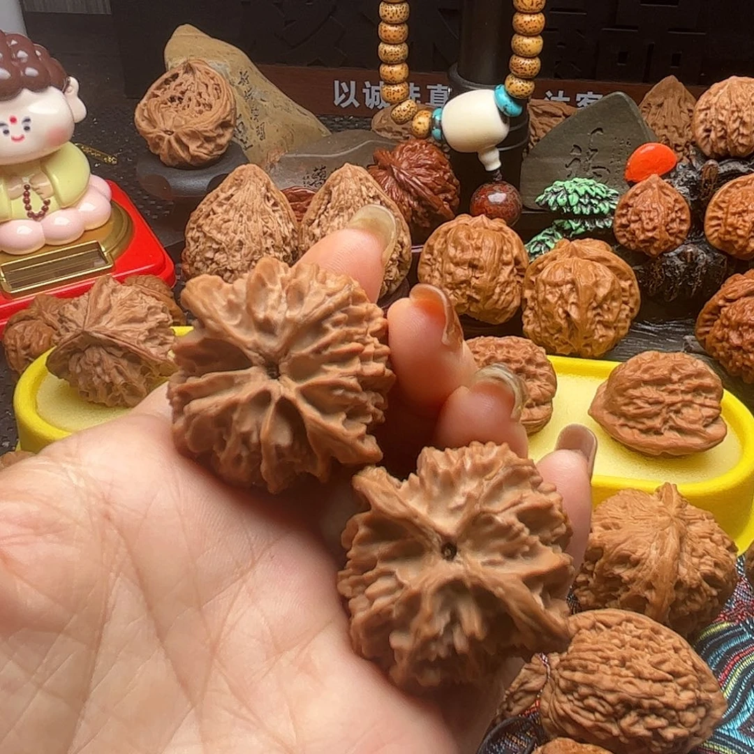 文玩核桃吊坠全品苹果园 桃心 原桩39