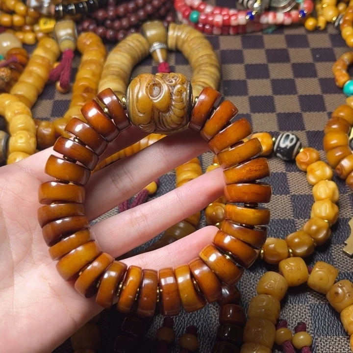 藏区牛牛材质手串