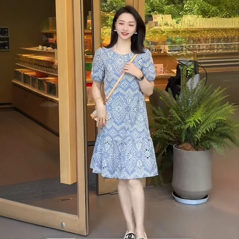 法式高级感镂空刺绣连衣裙女2025夏季新款时尚减龄显瘦遮肉A字裙