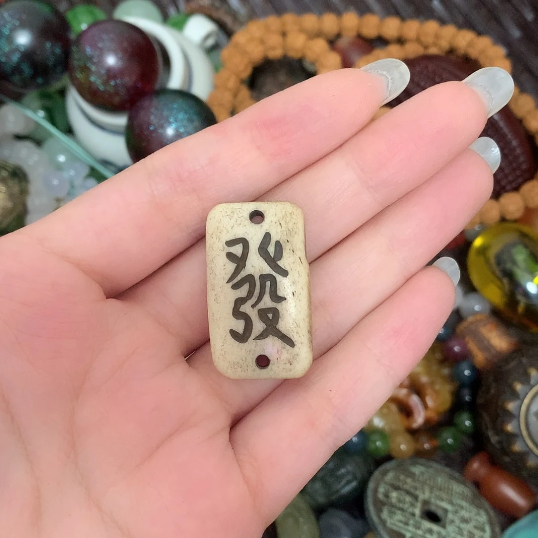玛瑙/玉髓颈饰合金佛**到