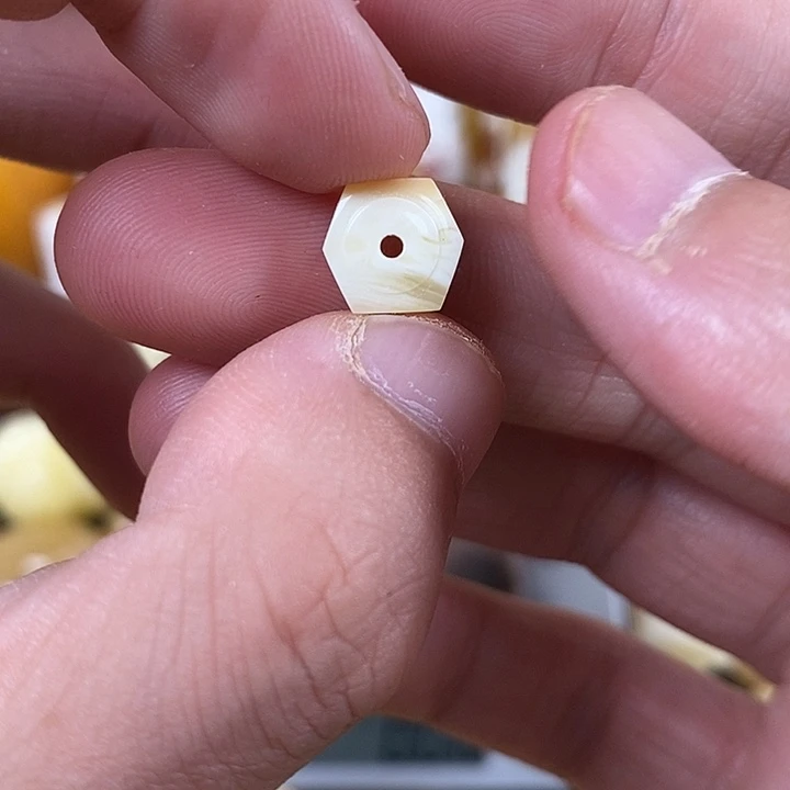 未镶嵌琥珀裸石我