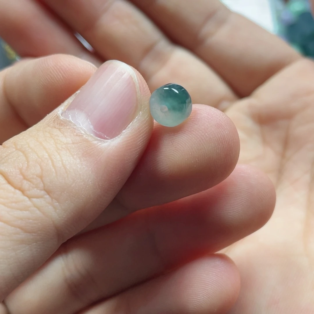 翡翠颈饰未镶嵌柳*翡翠