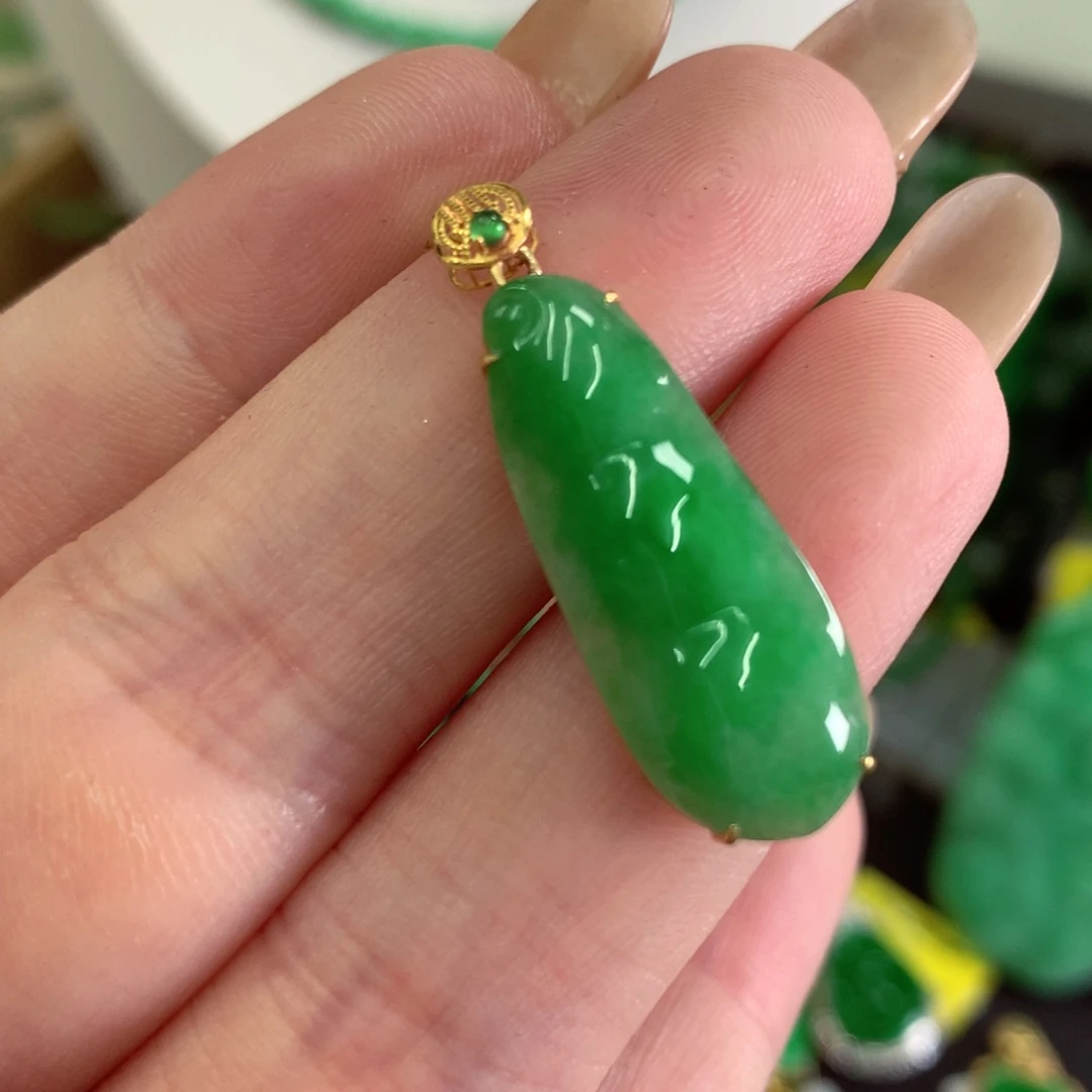 翡翠18K金镶嵌吊坠(不含链)