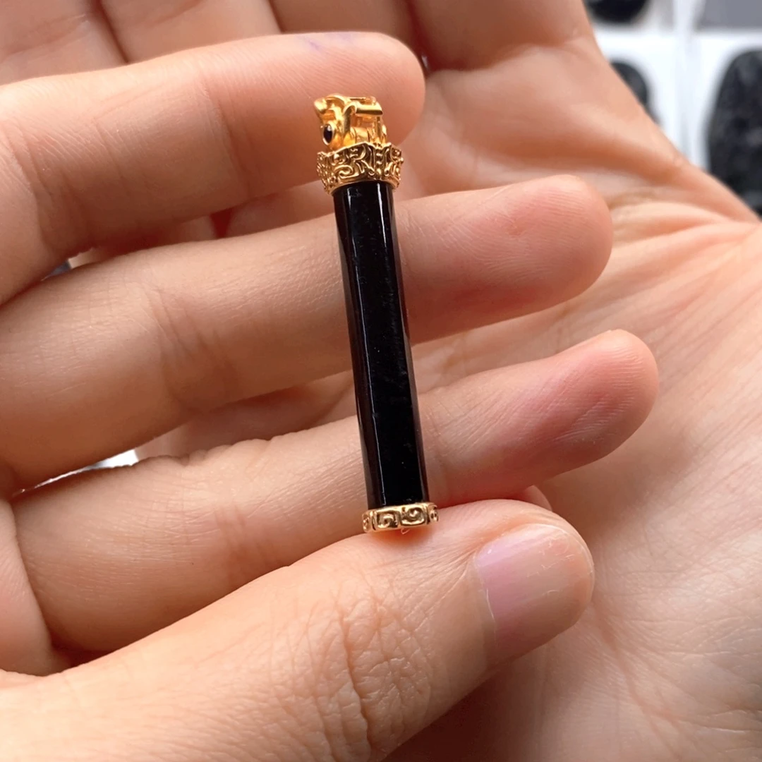 颈饰18K金镶嵌翡翠三**已无事柱