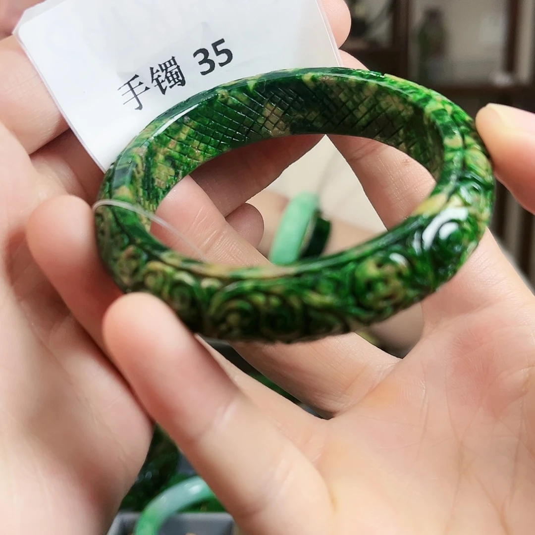 翡翠手镯未镶嵌手镯56.8