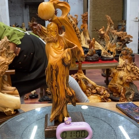 柏木醫**涯太行崖柏根雕