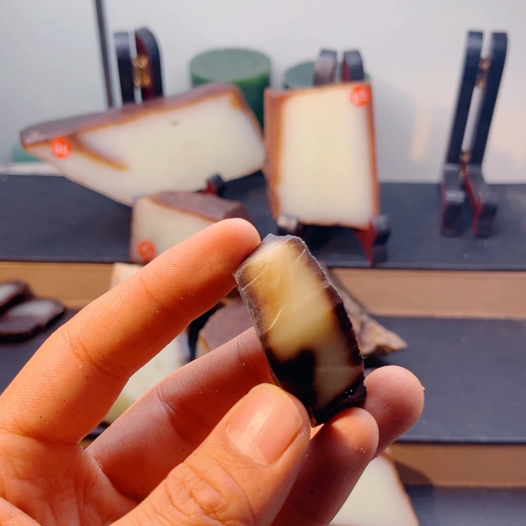 和田玉（糖玉）未镶嵌颈饰