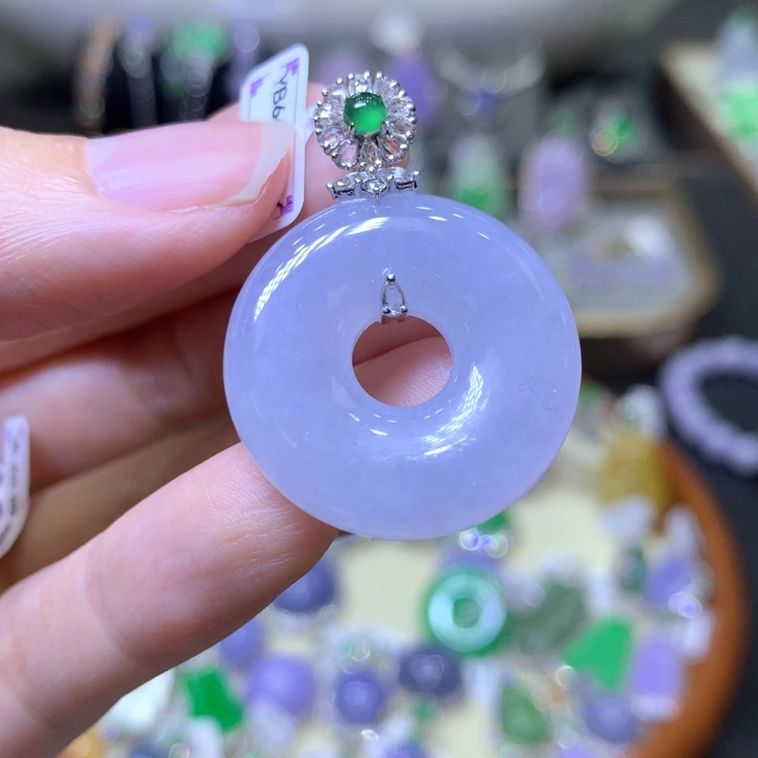 【闪购商品】翡翠颈饰18K金镶嵌翡翠吊坠项链