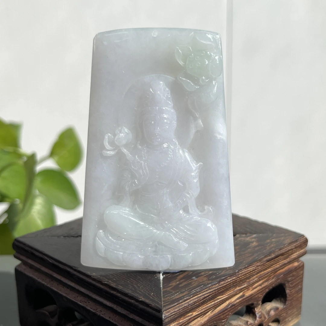 JSB03-49 天然缅甸翡翠A货 持莲观音