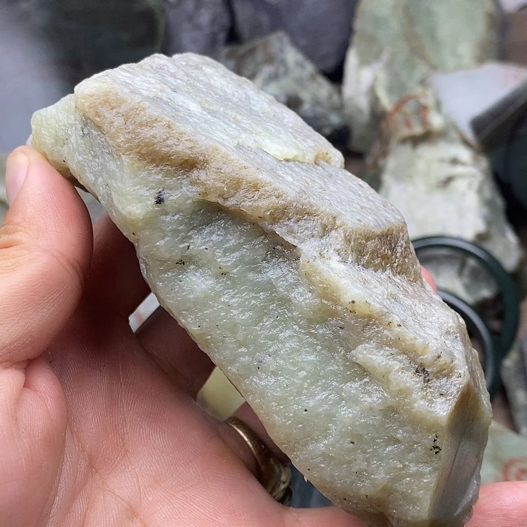 和田玉（糖玉）未镶嵌珠宝奇石