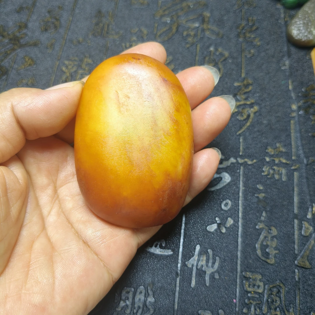 新店开业天然和田玉黄沁料鸡骨白随形原石手把件有瑕疵