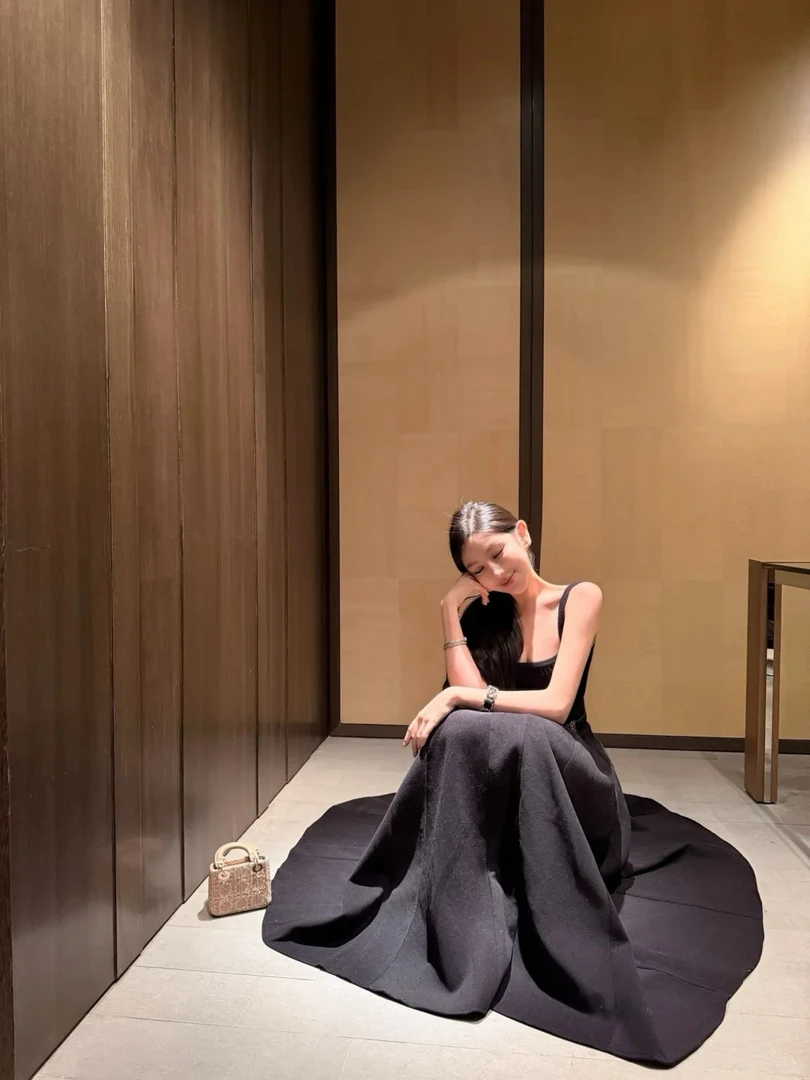 法式高级感气质修身针织背心上衣女2025秋季新款显瘦半身裙套装潮