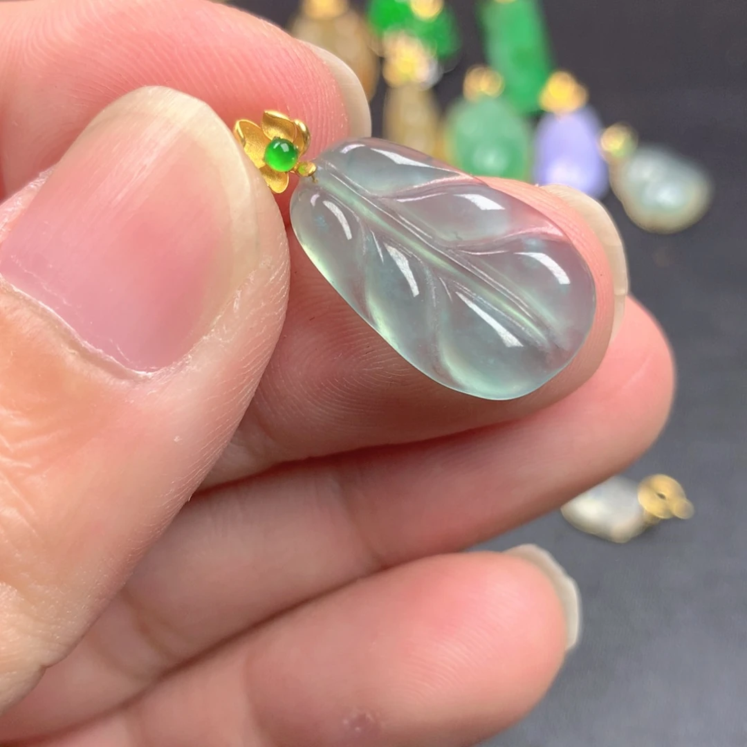 【闪购商品】颈饰18K金镶嵌翡翠翡翠