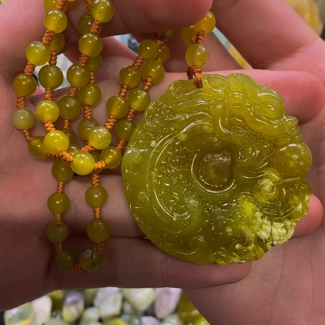 蛇纹石玉吊坠未镶嵌