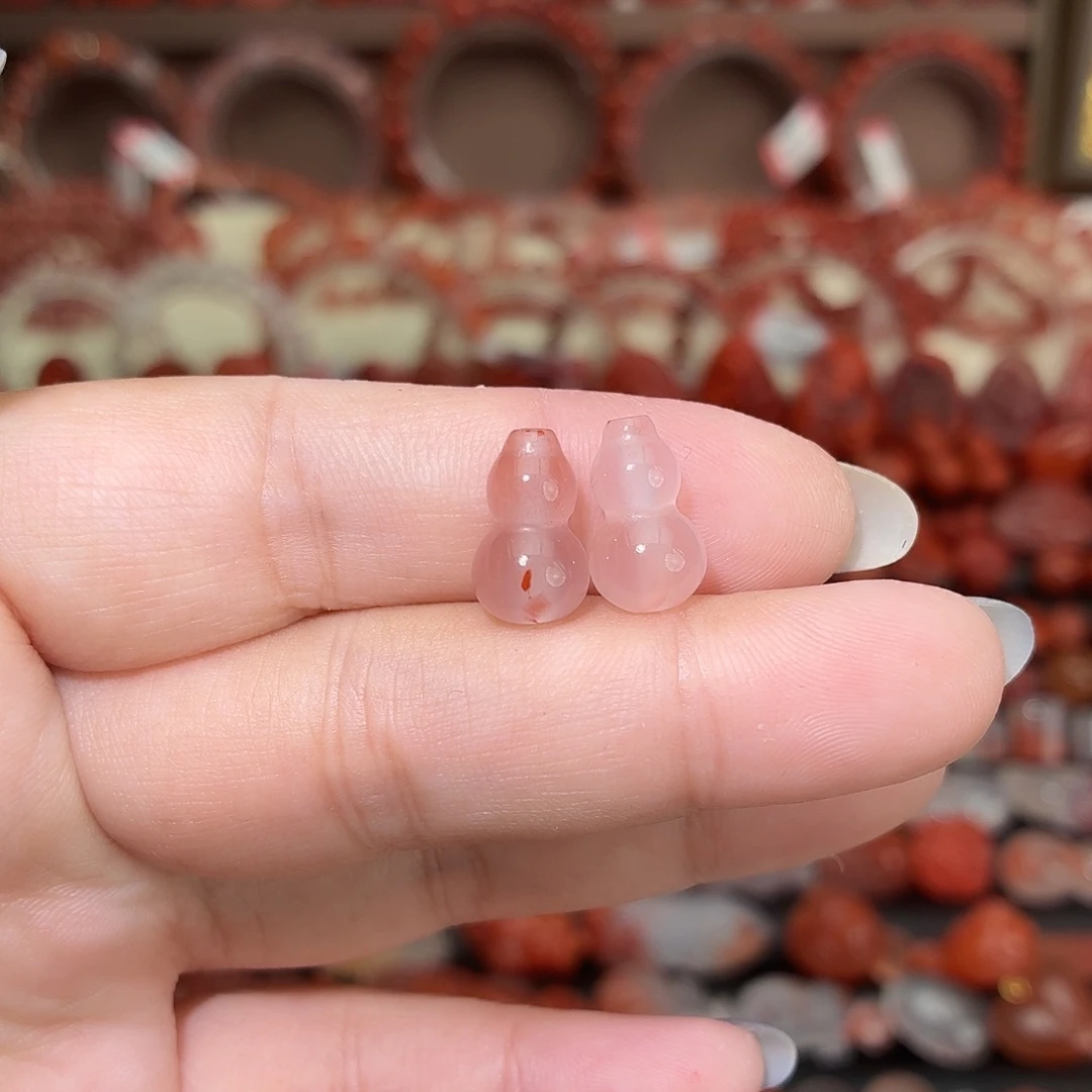 南红玛瑙未镶嵌颈饰8咪通孔