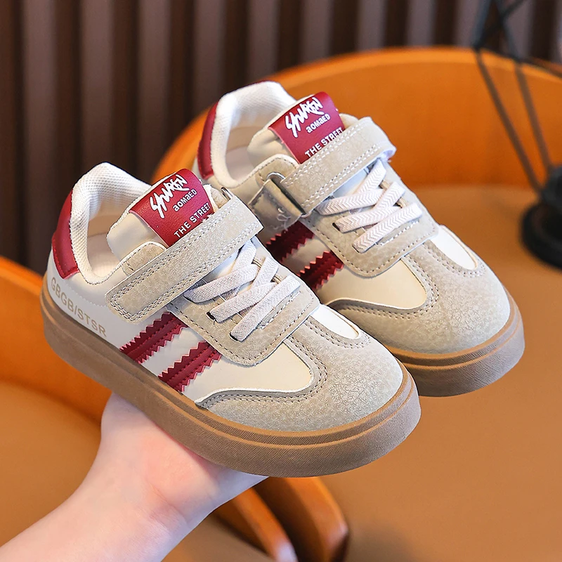 儿童运动鞋2025春季新款德训鞋透气中大童PU防水休闲男女童板鞋子