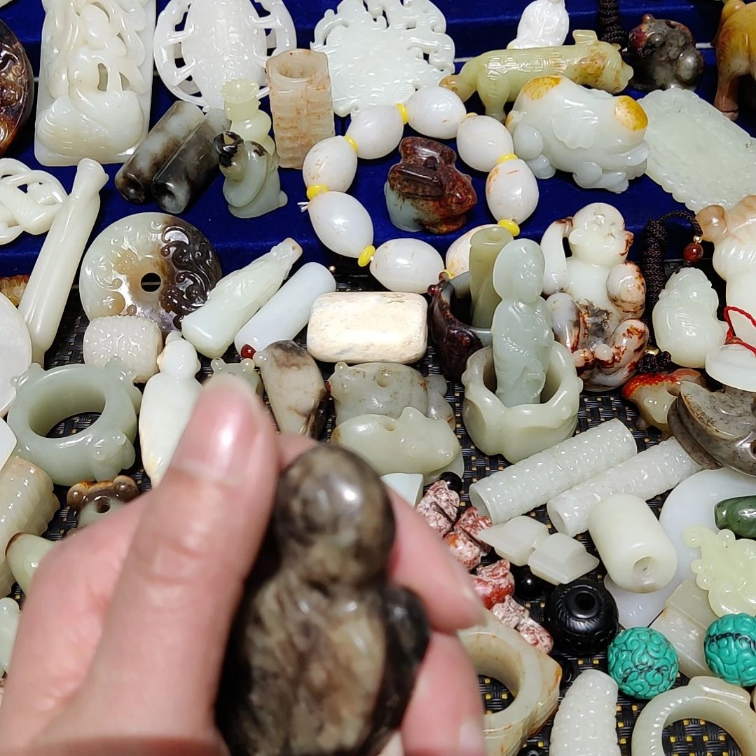 和田玉车挂未镶嵌花***?