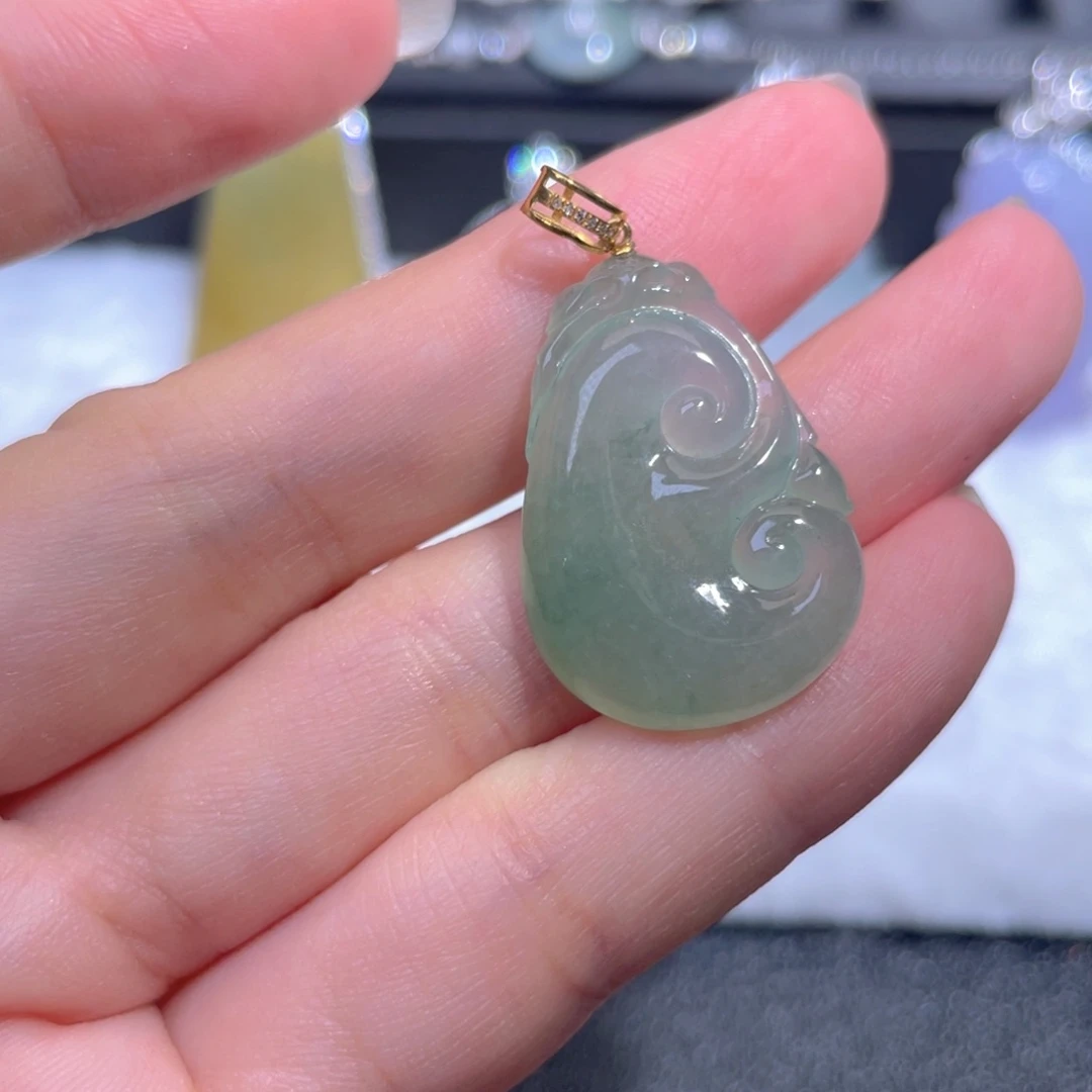 翡翠18K金镶嵌颈饰翡翠