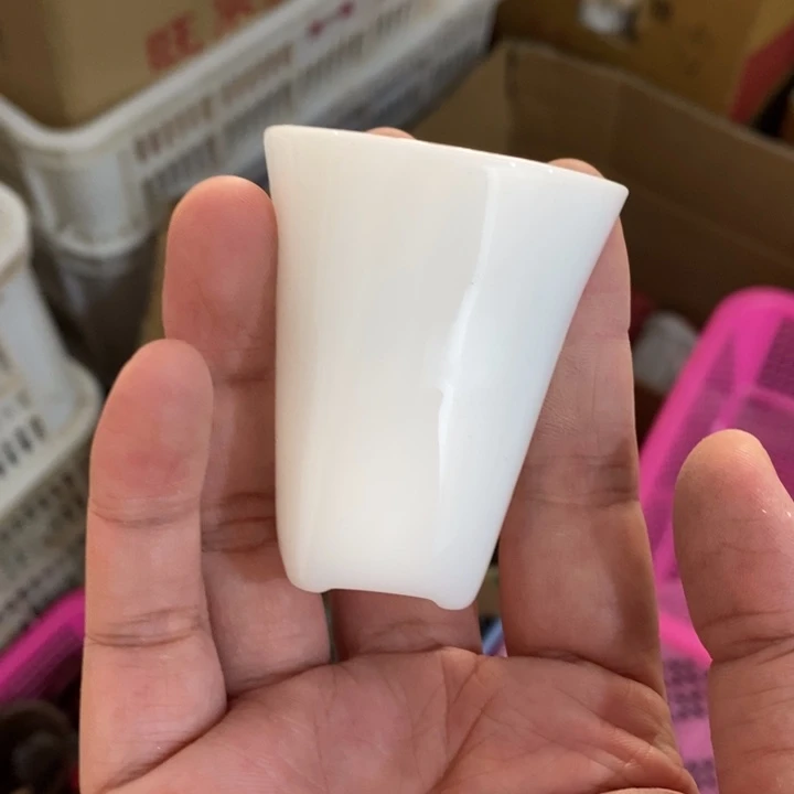 陶瓷艺术品及陶瓷壶