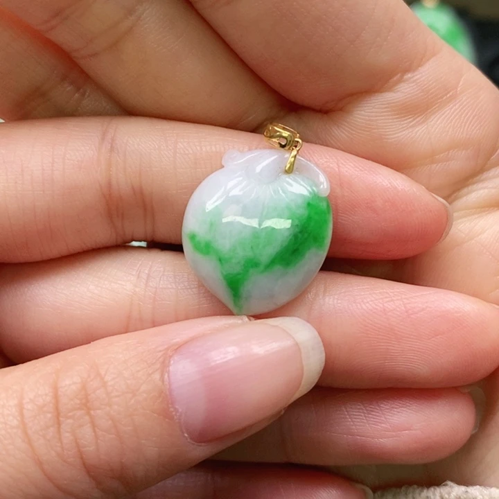 翡翠颈饰未镶嵌吊坠