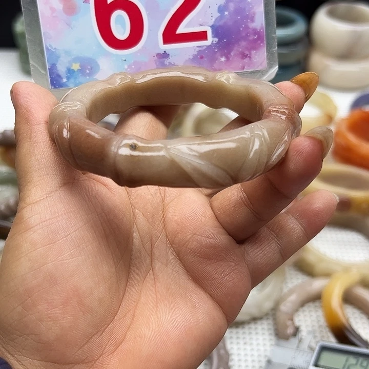石英岩玉手镯未镶嵌