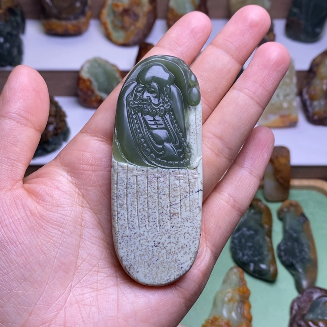 未镶嵌岫岩河磨玉（透闪石质玉）挂件东**冬