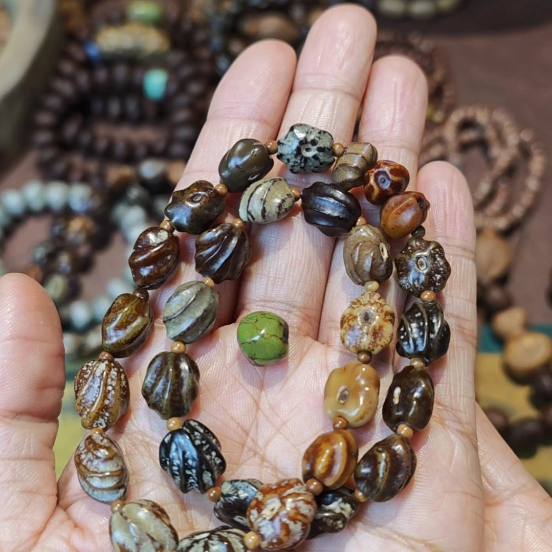 栗****吊坠紫金鼠龙脊菩提