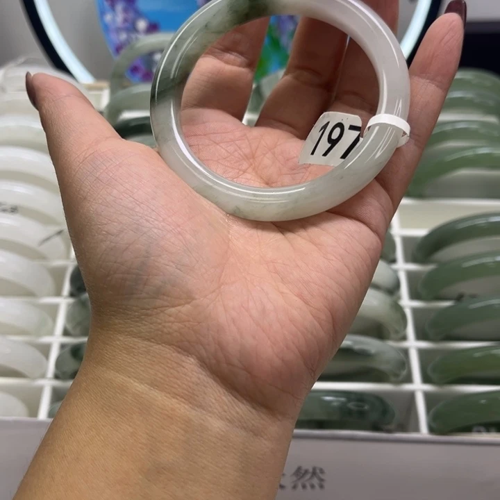 未镶嵌手镯石英质玉197